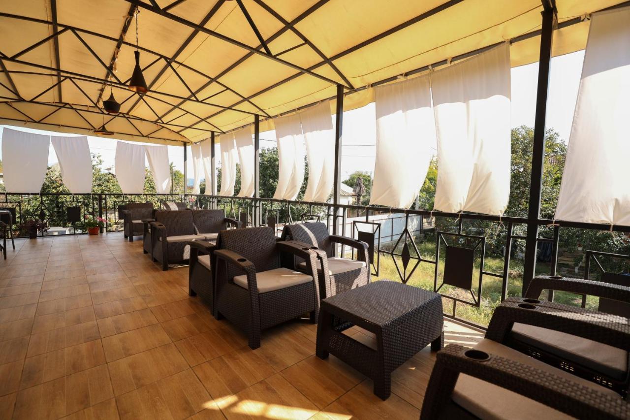 سوخومي Hotel Capri المظهر الخارجي الصورة