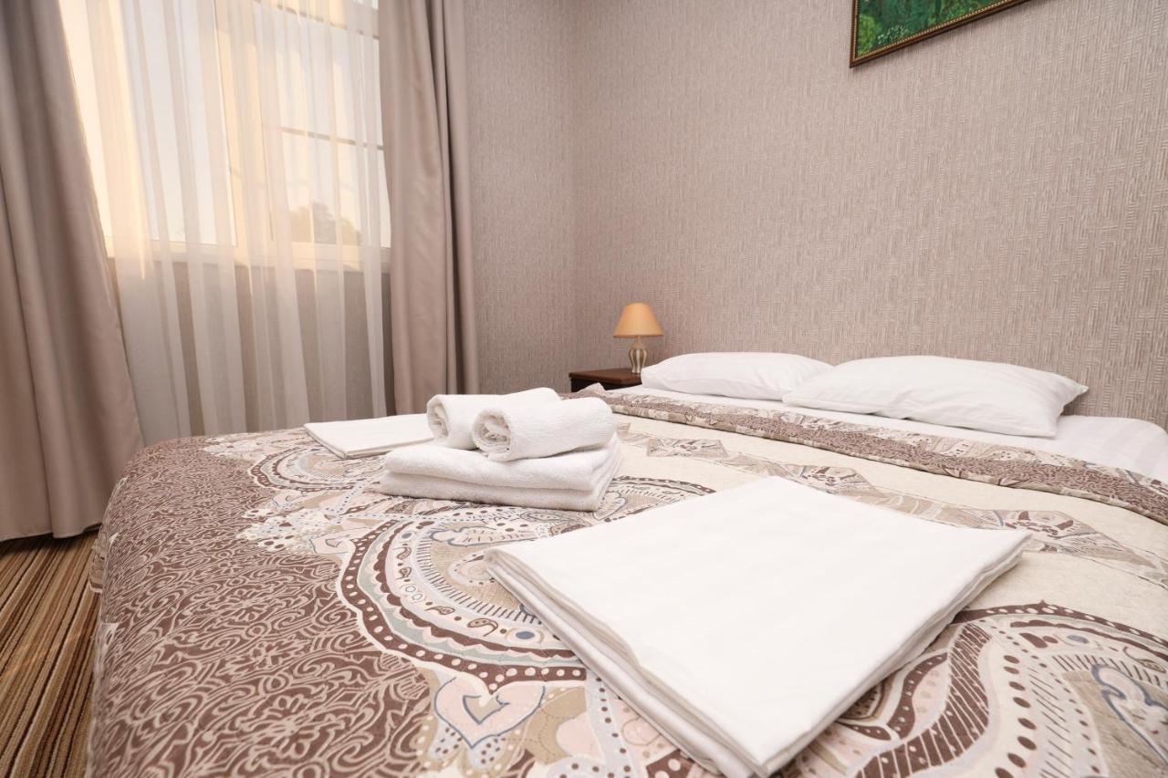سوخومي Hotel Capri المظهر الخارجي الصورة