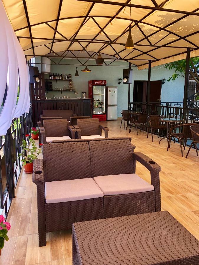 سوخومي Hotel Capri المظهر الخارجي الصورة