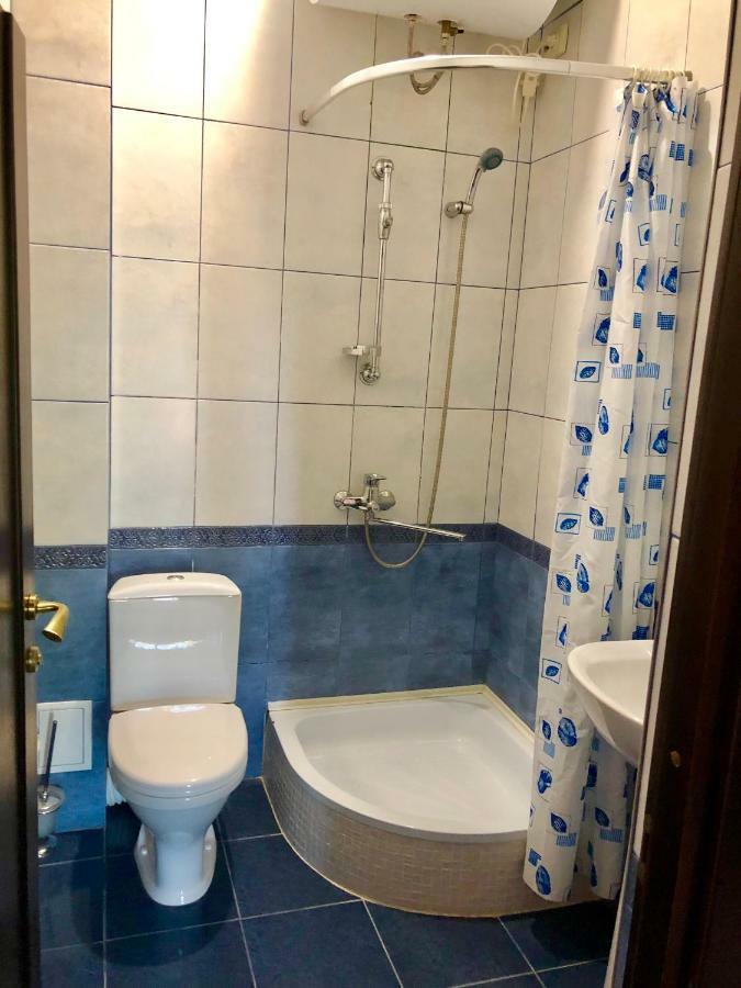سوخومي Hotel Capri المظهر الخارجي الصورة