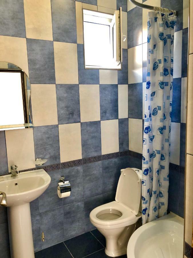 سوخومي Hotel Capri المظهر الخارجي الصورة